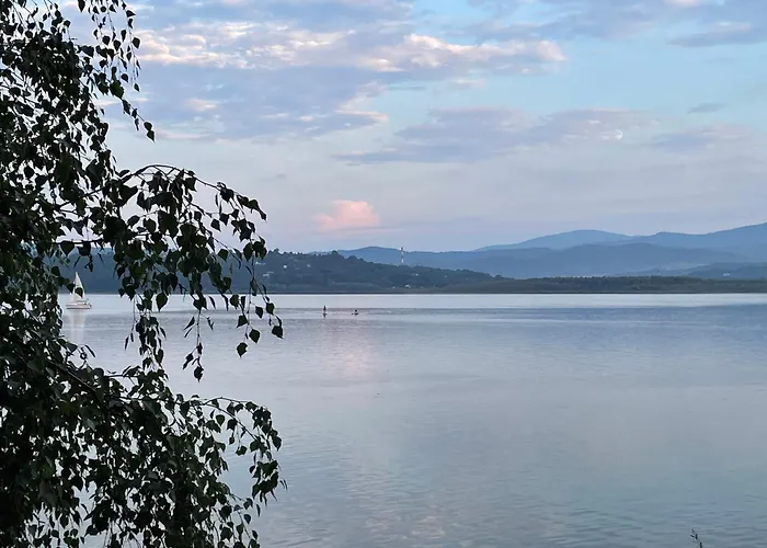 Laguna Beskidow Luxury Lake View Apartment 6 Guests Large Terrace Appartement Zarzecze (Silesia)